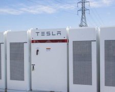 Tesla представила самую большую в мире батарейку