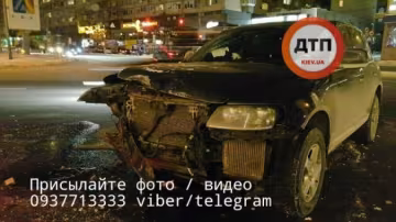 Две иномарки разбились в центре Киева