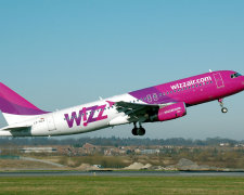 Wizz Air раптово скасувала десятки рейсів із Києва: ніхто нікуди не летить