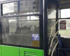 У Харкові обстріляли тролейбус