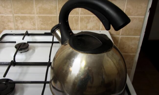 Чайник. Фото: скрін youtube