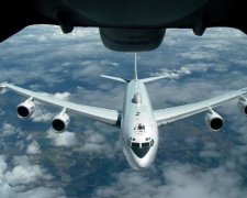 Готується щось страшне: літаки Путіна заполонили небо над Кримом, українські війська напоготові