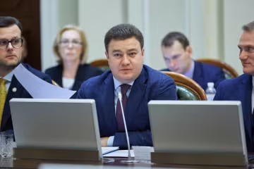 співголова депутатської групи «Партія «Відродження»