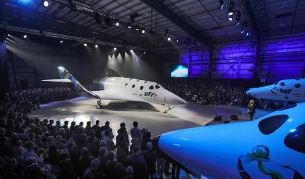 Частный космический корабль SpaceShipTwo поднялся в небо (видео)