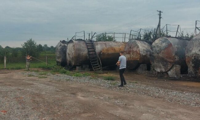 обстріл резервуарів із аміачною сумішшю