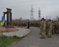 Українцям показали обличчя полеглих за свободу і мир героїв: країна в неоплатному боргу перед ними