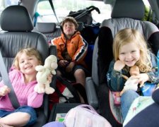 Как правильно перевозить ребенка в автомобиле