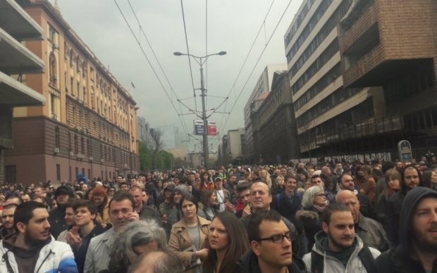 Сербию охватили массовые антиправительственные митинги