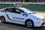 "Пірнула" під колеса: у Франківську молода дівчина потрапила у незвичайну аварію, свідки чухають потилиці