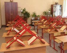У Сватово на тиждень призупинили заняття в школах