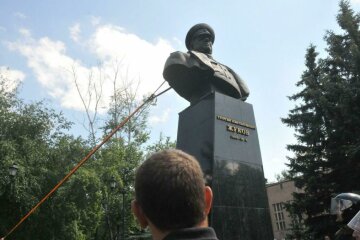 Пам'ятник маршалу Жукову в Харкові, фото: 24 канал