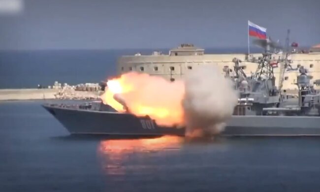 Взрыв русского катера. Фото: скриншот с видео