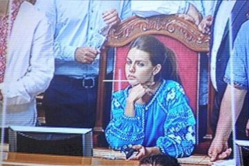 "Радикальна" Кошелєва блокувала трибуну у вишиванці за 20 тисяч гривень (фото)