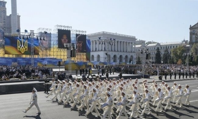 Кремль атакует Украину на День Независимости