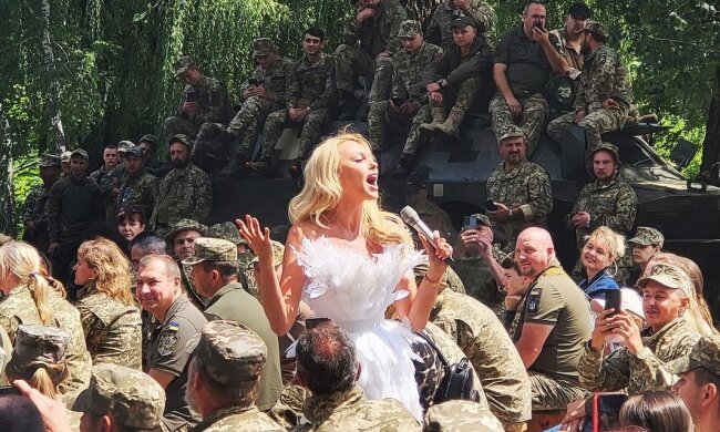 Оля Полякова, фото: Instagram