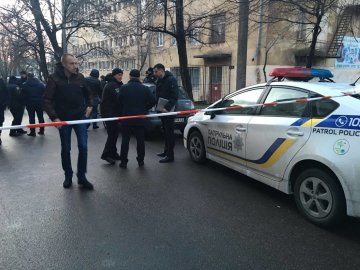 В Киеве обстреляли Голосеевский суд: фото и подробности