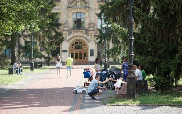 "Майбутня еліта": студенти погуляли так, що соромно всій Україні
