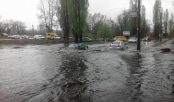  Київська вулиця Фанерна пішла під воду (фото)