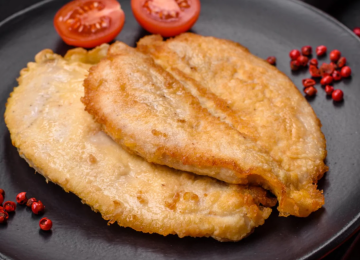 Куриные отбивные и кукурузной крошки, кадр с видео