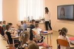 Школа, скріншот відео