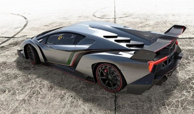Другий за місяць Lamborghini Veneno піде з молотка (фото)