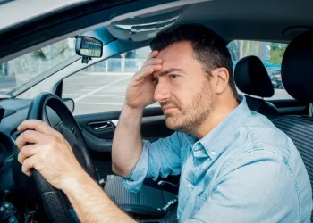 Чоловік за кермом