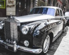 Львовские улицы покорил раритетный Rolls-Royce