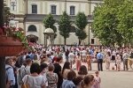 Франківчани "забили" на карантин заради Бога - кошики, яблука та молитва