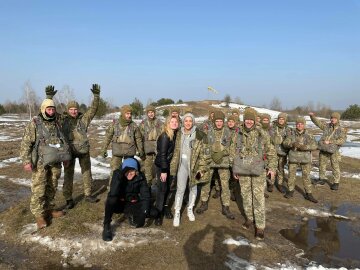 Злата Огневич в "военном туре", фото: Facebook