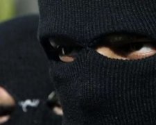 На Київщині грабіжники зв'язали всю сім'ю