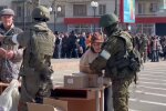 Окупанти в Херсоні, фото: скріншот з відео