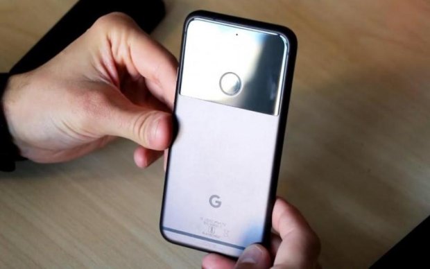 Google анонсировал бюджетный смартфон, но есть один нюанс