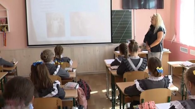 Урок в школі, фото: скріншот з відео