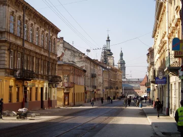 У Львові п'яна автохамка рознесла пів міста: дикі кадри