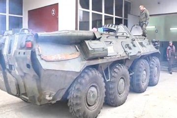 Волонтери  Хмельниччини відновили чотири бронетранспортери для АТО 