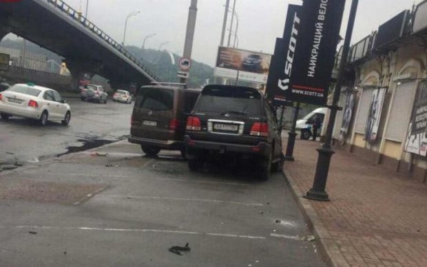 Пьяное ДТП на Подоле: сотрудник НАБУ уничтожил свой Lexus