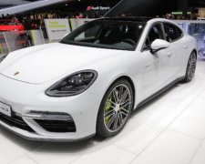 Porsche похвасталась гибридными авто