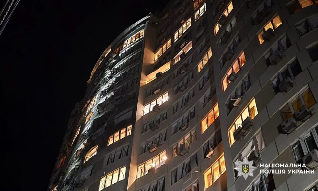 Последствия попадания в многоэтажку в Одессе