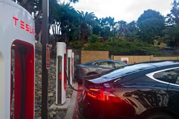 Tesla спасла жизнь водителю с инсультом