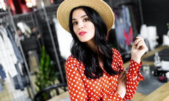 "Фарбуюся як єнот, важу 55 кг": Єфросиніна показала себе в дитинстві