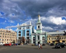 Вандалы изуродовали киевскую площадь
