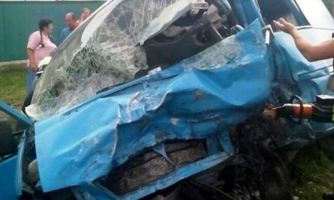 Кривава аварія в Броварському районі забрала життя трьох людей