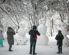 Зима 2019-2020 испытает украинцев на прочность: синоптики рассказали, кого заметет снегом по самую крышу