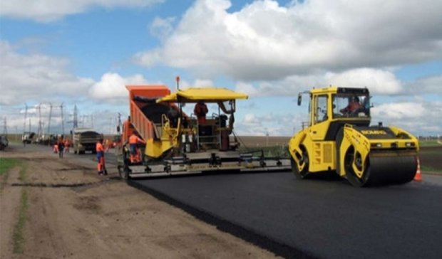«Укравтодор» отремонтирует дорогу в Конча-Заспу за 2 миллиарда гривен
