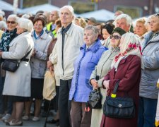 Нові пенсії та зарплати: Гройсман нагодував українців новою порцією фантастики