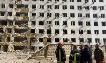 Демонтаж аварійного будинку на Боровського в Одесі