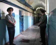 Сотрудница киевского СИЗО заработала на заключенных