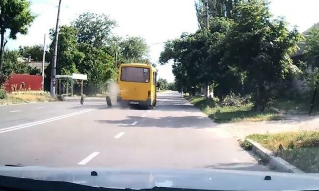 Переповнена маршрутка розвалилася на ходу