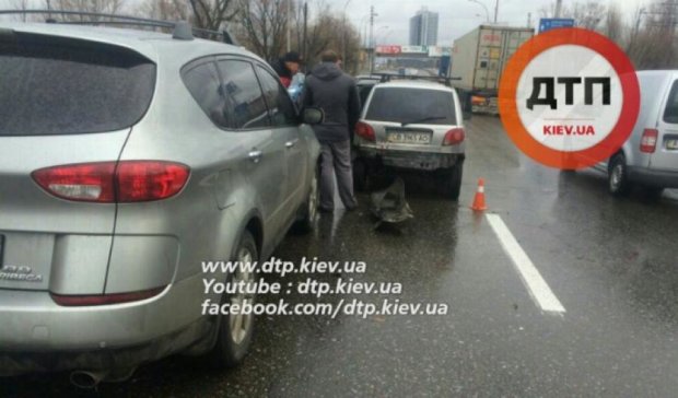 Масштабное ДТП в Киеве: столкнулись сразу четыре авто (фото)