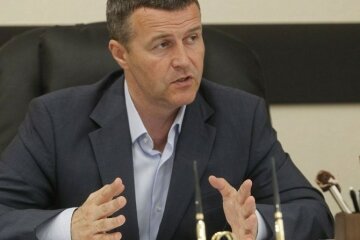 Олександр Густєлєв